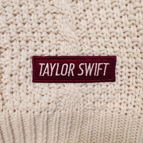 NWT Taylor Swift “Red” Sweater M/L - Picture 3 of 6